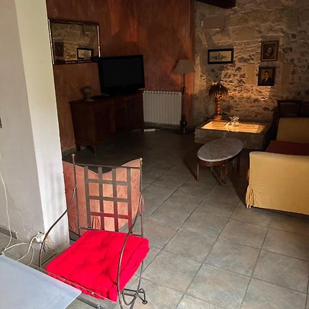 La Maison Sur La Place Aigues-Mortes Dış mekan fotoğraf