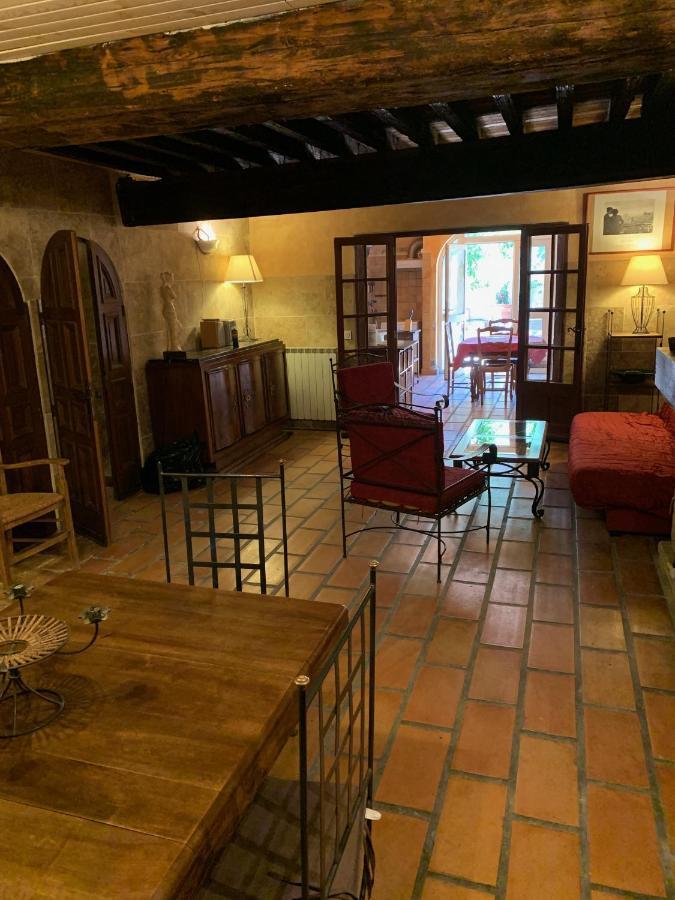 La Maison Sur La Place Aigues-Mortes Dış mekan fotoğraf