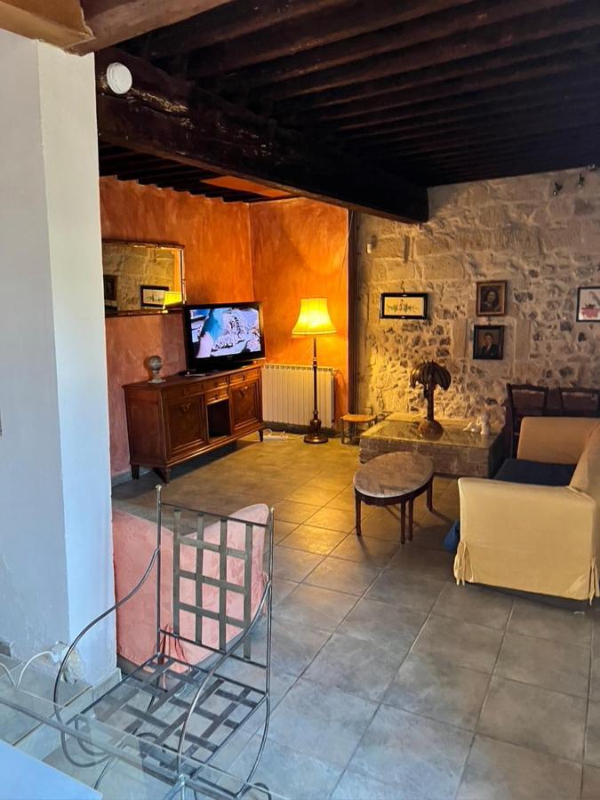 La Maison Sur La Place Aigues-Mortes Dış mekan fotoğraf