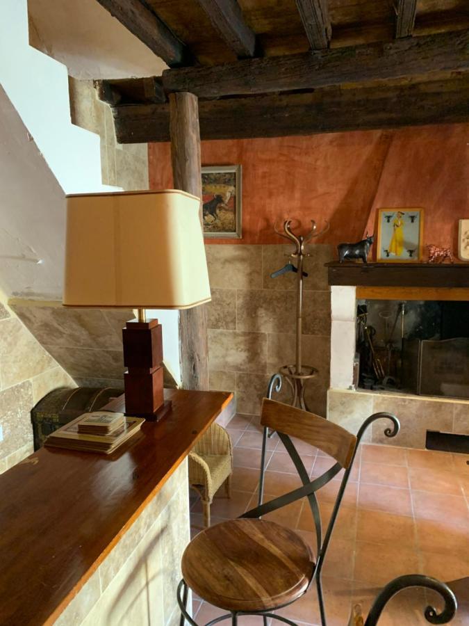La Maison Sur La Place Aigues-Mortes Dış mekan fotoğraf